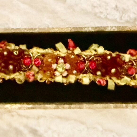 Two's Company Millie Fleur Bracelet - Picture 6 of 6